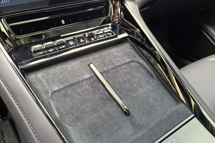 Used Denza Z9 2024 1100 km Four-Wheel Drive Max Version