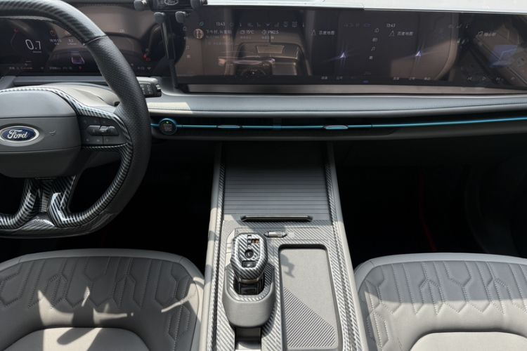 Used Ford Edge 2023 Ford Explorer L 2.0T EcoBoost Two-Wheel Drive 7-Seater Luxury Model
