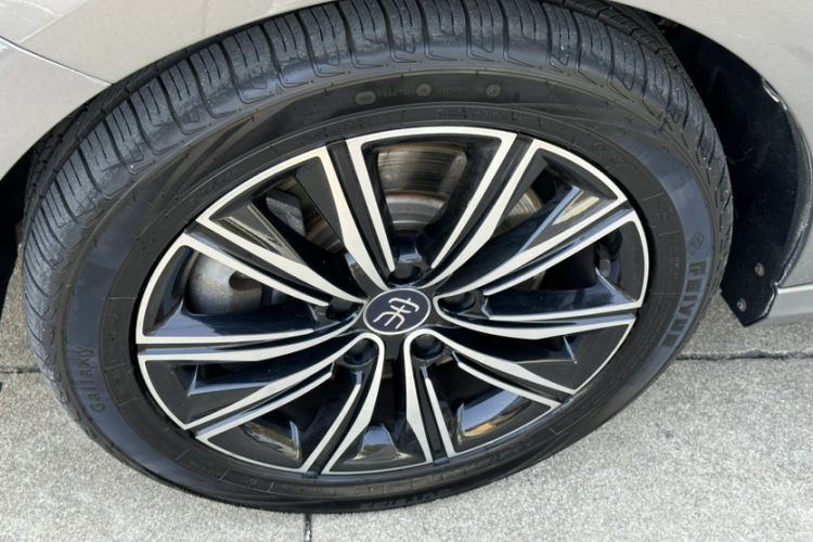 Used BYD Song MAX New Energy 2019 DM 1.5T Smart Connect Zhiyao Model 6-Seater China V Emission Standard
