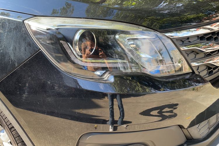 Used GAC Trumpchi GS5 Super 2015 1.8T Automatic Two-Wheel Drive Elite Edition Left Front Headlight