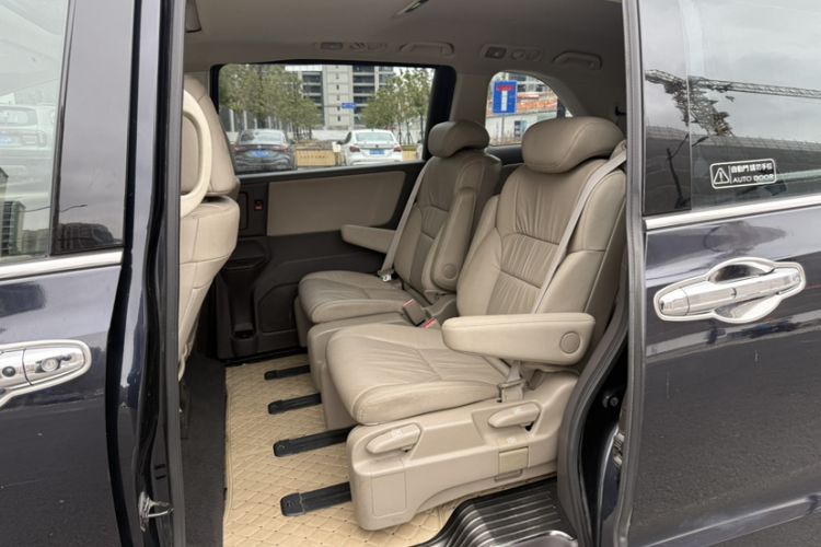 Used Honda Odyssey 2017 2.4L Luxury Edition Interior 4