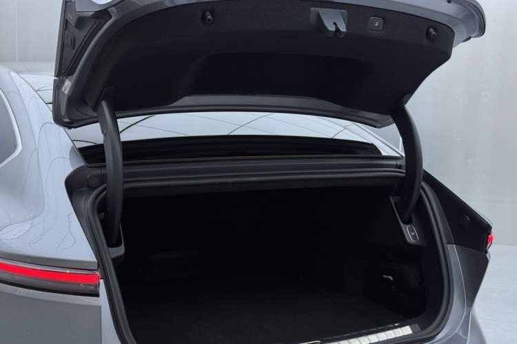 Used Nio ET9 2025 100kWh Signature Edition Exterior 8