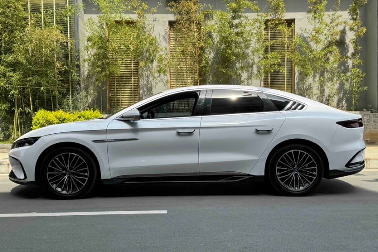 Used BYD Han 2023 EV Champion Edition 506KM Front-Wheel-Drive Premium Model Exterior 6