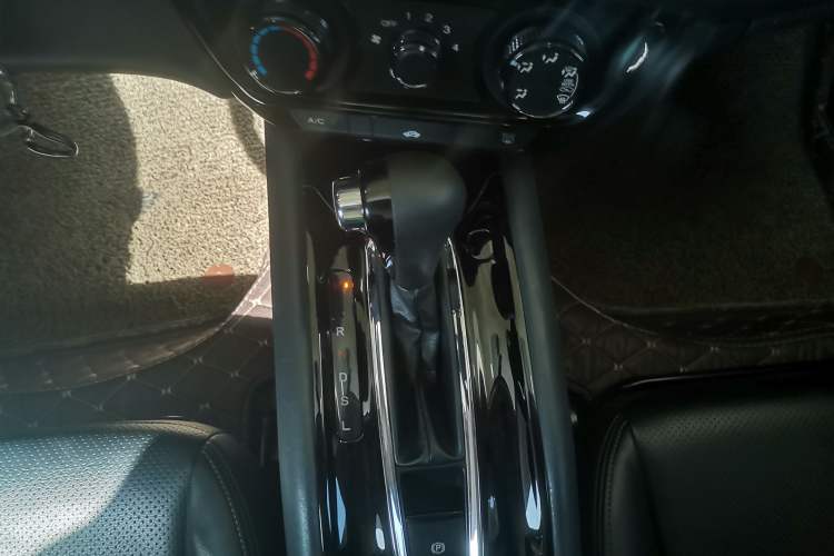 Used Honda Vezel 2017 1.5L CVT 2WD Comfort Model