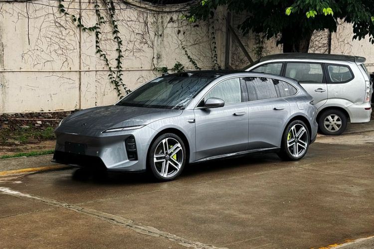 Used Nio ET5T 2025 Model Champion Commemorative Edition, 75kWh Touring Exterior 9