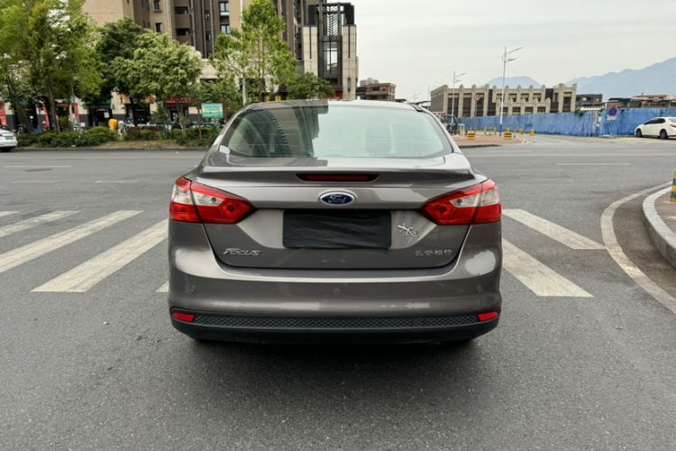 Used Ford Focus 2012 Sedan 1.6L Automatic Fashion Edition