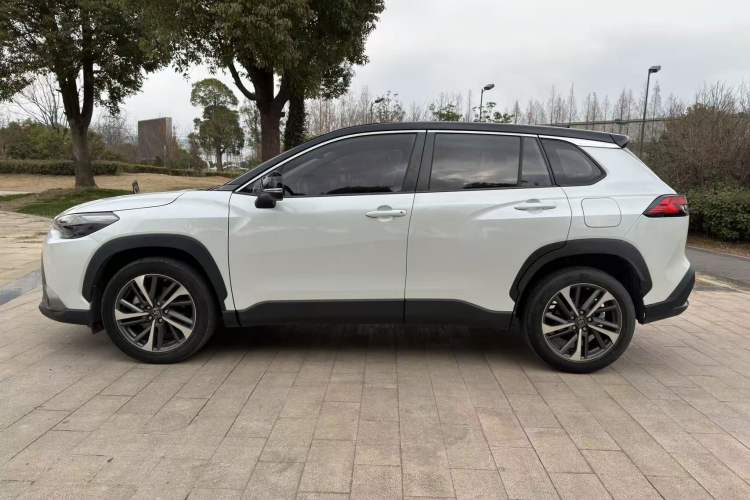 Used Toyota FRONTLANDER 2022 2.0L CVT Luxury PLUS Edition