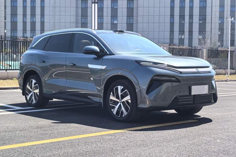 Used BYD Tang L 2025 EV 670KM LiDAR Flagship Version Exterior 2