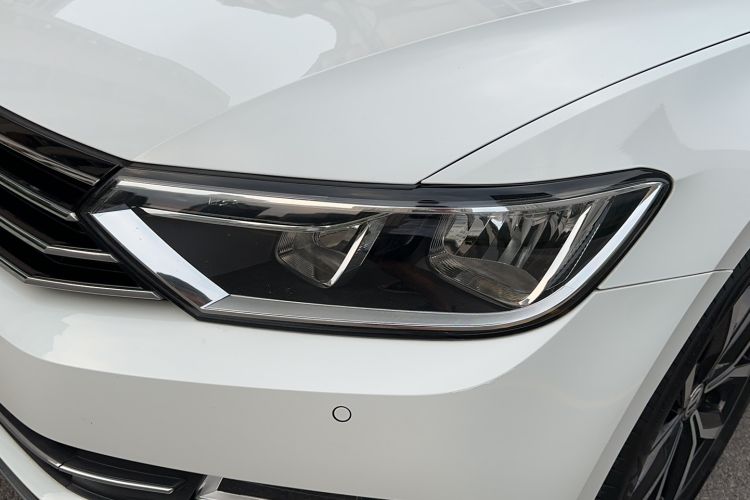 Used Volkswagen Variant 2018 380TSI Two-Wheel Drive Comfort Edition
