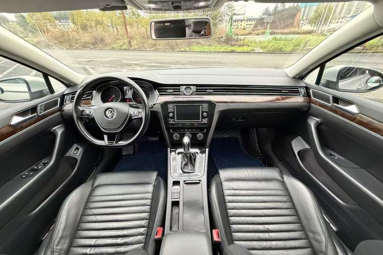 Used Volkswagen Magotan 2019 330TSI DSG Leading Model China VI Standard