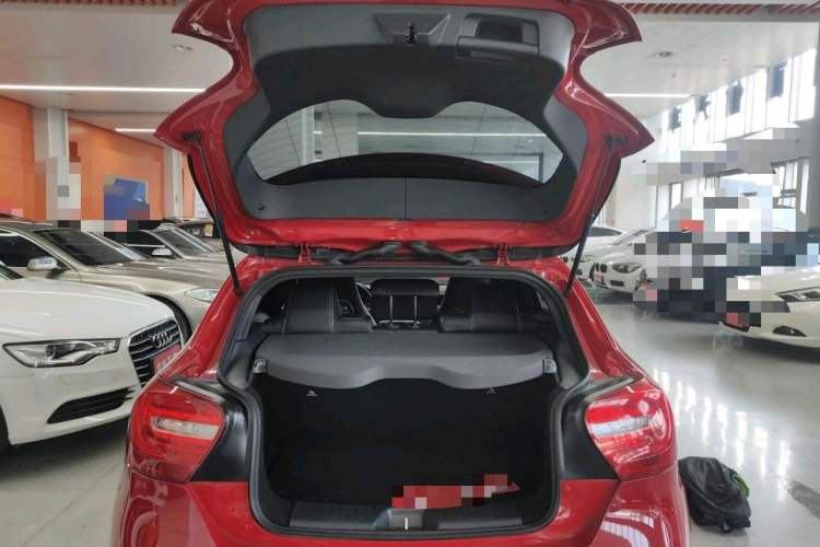 Used Mercedes-Benz A-Class 2015 A 180 Interior 5