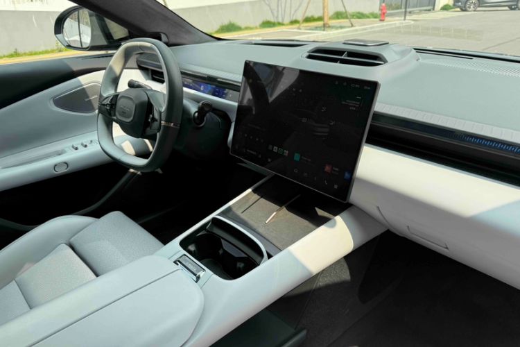 Used Lynk & Co Z10 2025 95 kWh 702 km All-Wheel Drive Intelligent Driving Ultra Interior 2