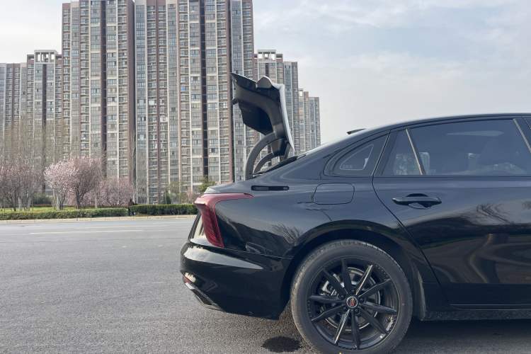 Used Hongqi H5 2025 2.0T Automatic Xuan Ying Edition
