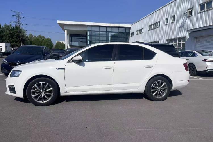 Used Skoda Octavia 2017 1.6L Automatic Chuanxing Edition
