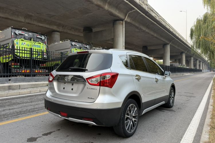 Used Suzuki S-Cross 2014 1.6L CVT Four-Wheel Drive Luxury Version
