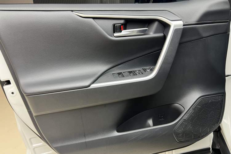 Used Toyota RAV4 2021 2.0L CVT Two-Wheel Drive Fashion PLUS Edition
