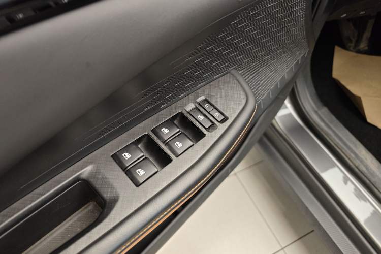 Used CHANGAN UNI-V 2022 1.5T Smart Navigation Version