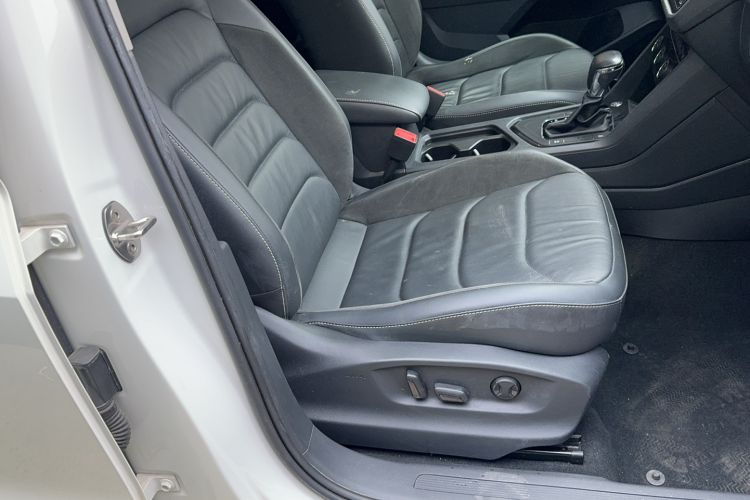 Used Volkswagen Tiguan L 2019 330TSI Automatic Two-Wheel Drive Panoramic Comfort Edition China VI Standard
