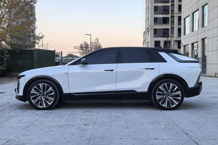 Used Cadillac LYRIQ 2022 Four-Wheel-Drive High-Performance Deluxe Edition
