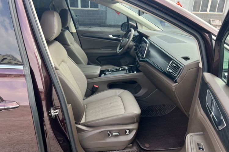 Used Volkswagen Viloran 2023 330TSI Luxury Edition