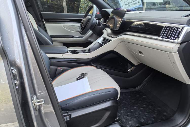 Used BYD Song PLUS New Energy 2024 HONOR Edition DM-i 110km Flagship Model
