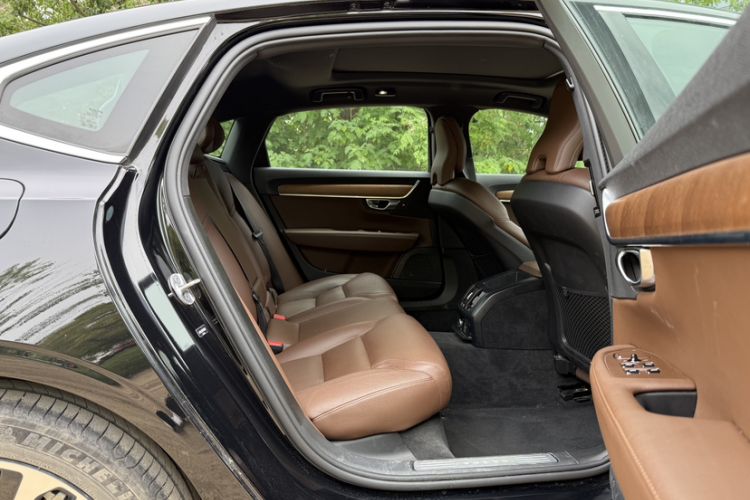 Used Volvo S90 2024 B5 Zhiyi Luxury Edition