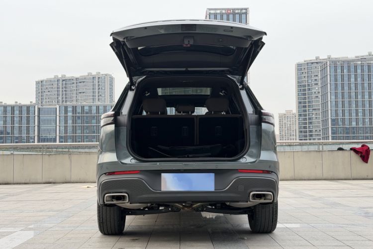 Used Chery Tiggo 8 PLUS 2025 290TGDI DCT Prestige 5-Seater
