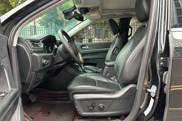 Used Jeep Grand Commander 2018 2.0T Four-Wheel Drive Premium Navigation Version China V
