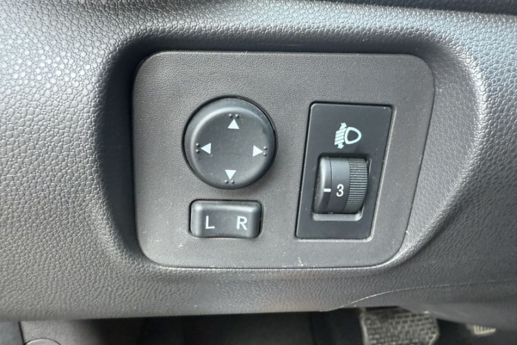 Used Chery Little Ant 2022 Sweet Pink Edition Low-Sugar Version Lithium Iron Phosphate 29.2 kWh 30 kW 301 km