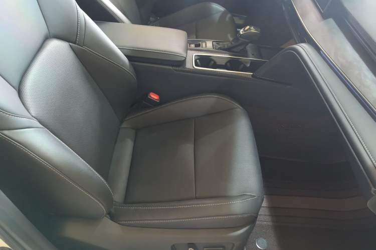 Used Toyota Camry 2024 2.0 GVP Luxury Edition Right Front Seat