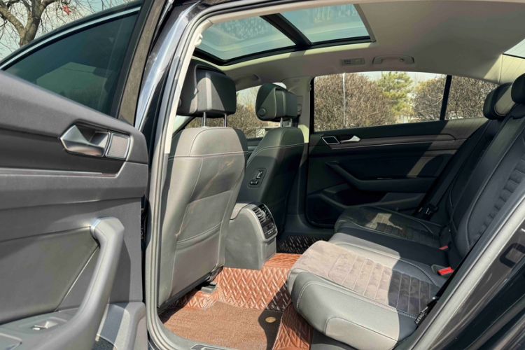 Used Volkswagen Magotan 2020 380TSI DSG Luxury Version Interior 4