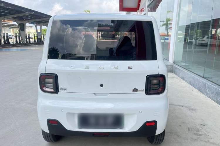 Used Geely Galaxy Panda 2023 Panda Mini 120km Cute Bear
