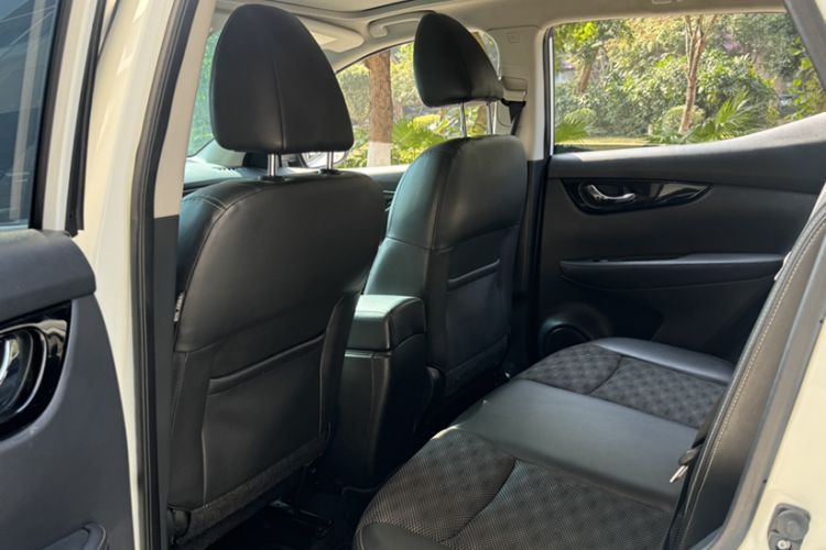 Used Nissan Qashqai 2017 2.0L CVT Luxury Edition China V Standard Interior 3