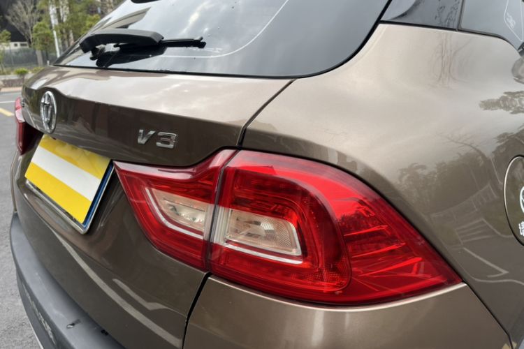 Used Brilliance V3 2017 1.5L Manual Smart Model
