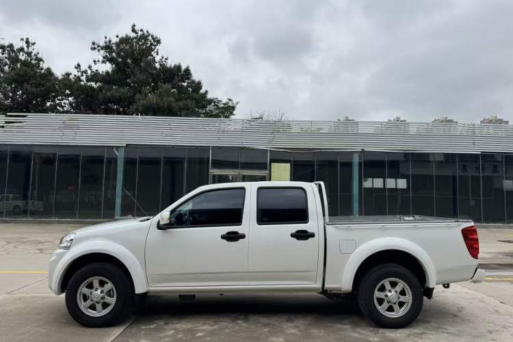 Used Great Wall Wingle 5 2017 2.0T European-spec Diesel Two-Wheel-Drive Entry-Level Big Double-Cab GW4D20D