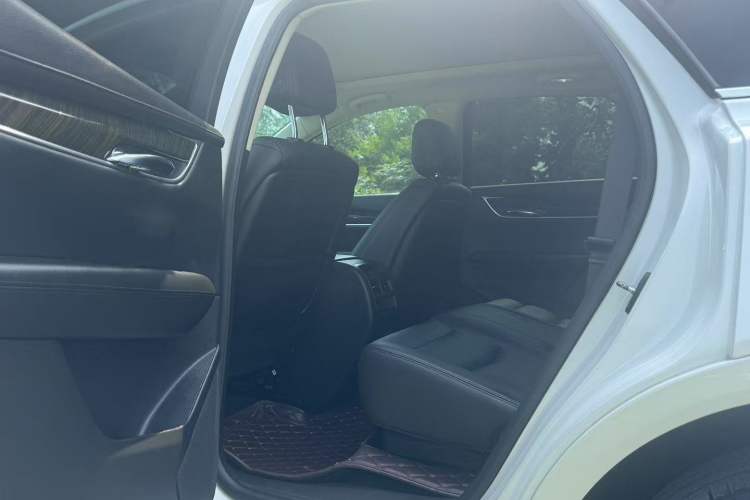 Used Cadillac XT5 2017 Anniversary Edition 28T Four-Wheel Drive Luxury Model