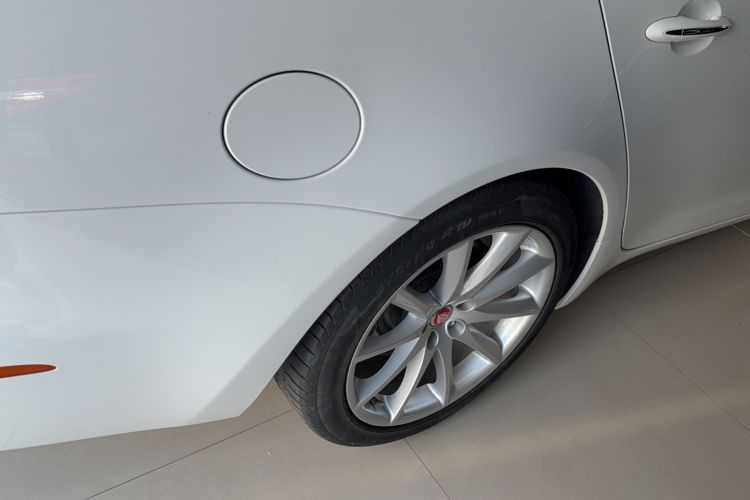 Used Jaguar XJ 2015 XJL 3.0 SC Four-Wheel Drive Panoramic Business Edition
