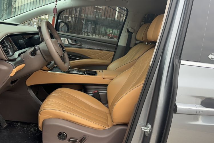 Used Denza D9 2022 DM-i 1040 Prestige Model