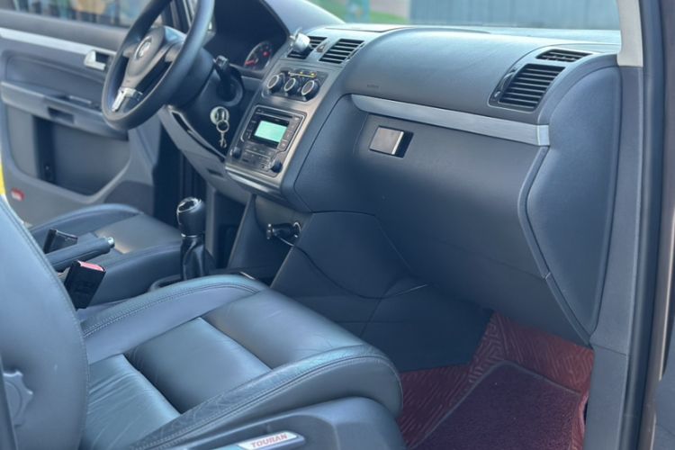 Used Volkswagen Touran 2013 1.4T Manual Comfort Edition 5-Seater