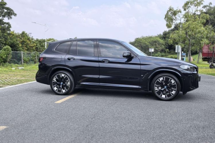 Used BMW iX3 2024 Leading Type