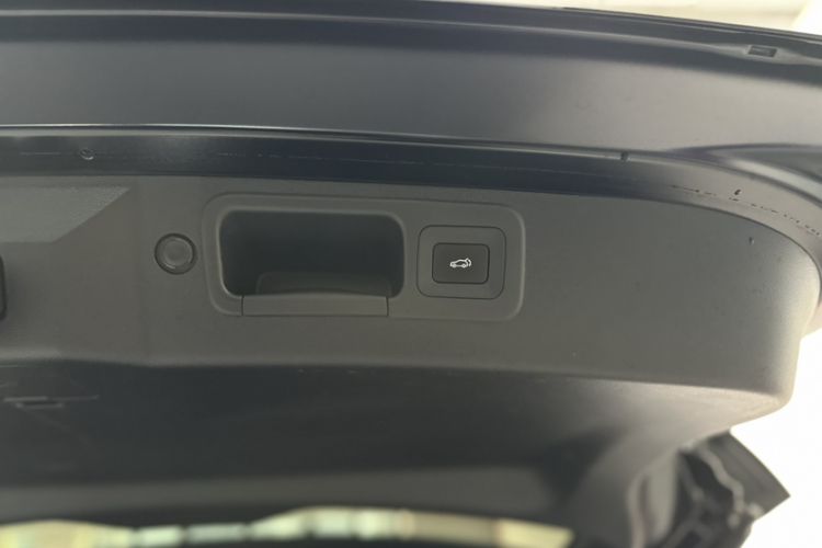 Used GAC Trumpchi GS8 2022 Double-Energy Series 2.0TM Four-Wheel Drive Premium Edition (7 Seats) Interior 9