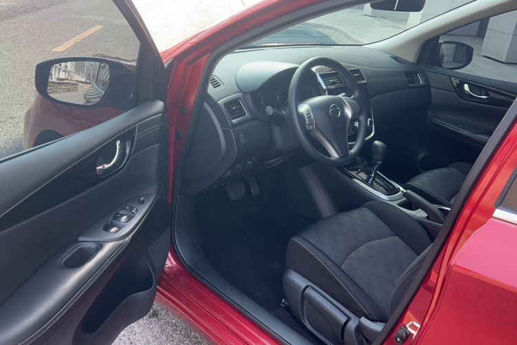 Used Nissan Tiida 2016 1.6L CVT Cool Dynamic Edition Interior 1