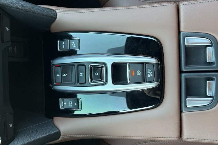 Used Honda UR-V 2020 370TURBO Two-Wheel Drive Luxury Edition