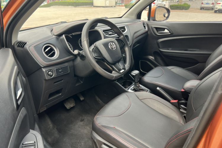 Used Brilliance V3 2016 1.5L Automatic Comfort Model Interior 4