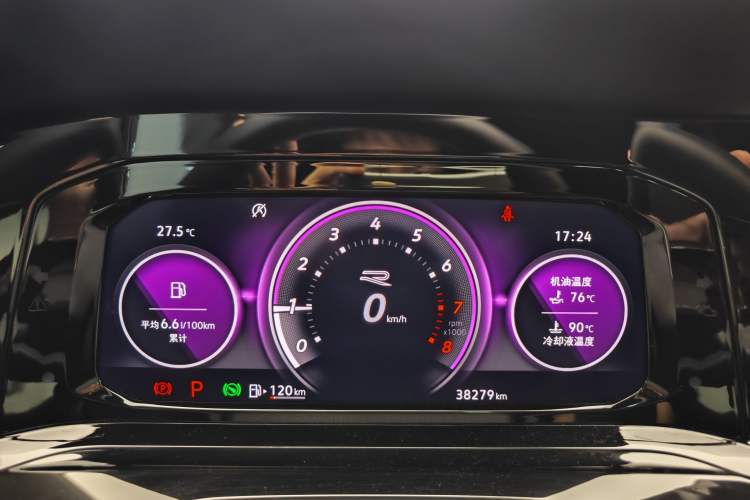 Used Volkswagen Golf 2021 280TSI DSG Pro First Edition Odometer Close Up