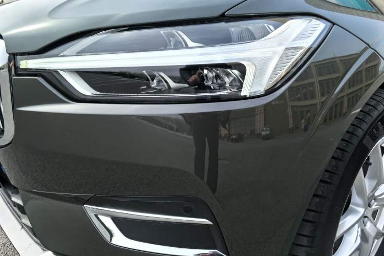 Used Volvo XC60 2021 T5 4x4 Smart Luxury Edition Exterior 7