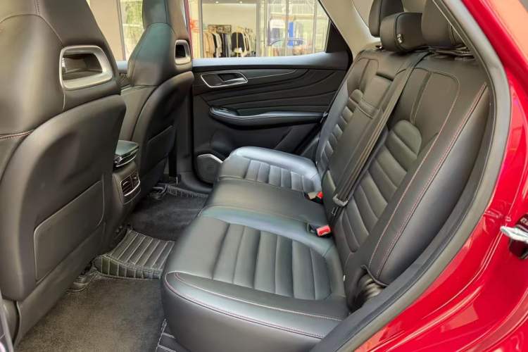 Used MG HS 2018 30T Automatic Two-Wheel Drive Trophy Edition—High-Octane V-Model
