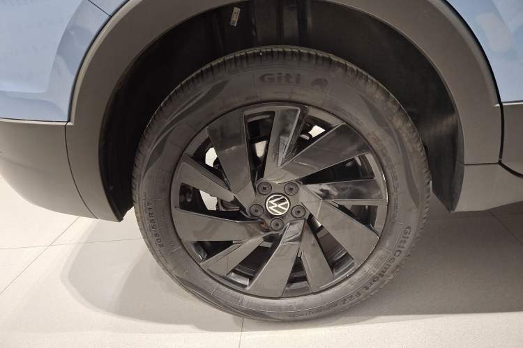 Used Volkswagen Tharu 2025 NewRui 300TSI Prestige Edition
