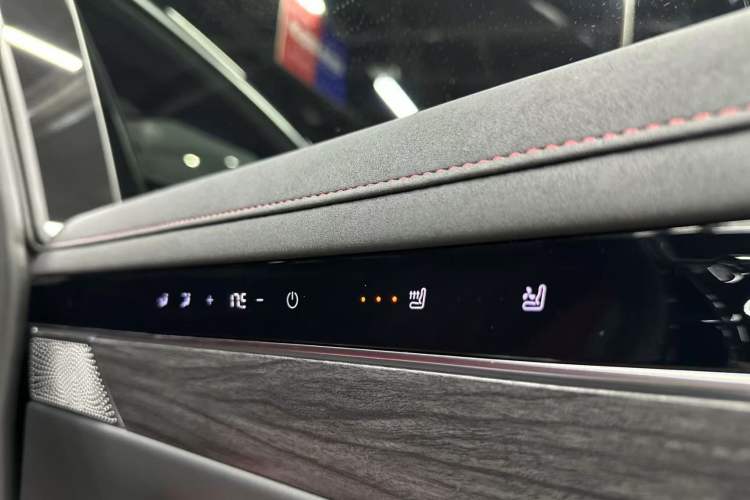 Used Hima Luxeed S7 2024 Max RS Four-Wheel-Drive Performance Edition
