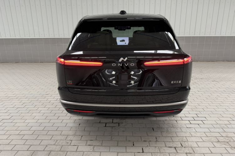 Used ONVO Luxeed L90 2025 Model—Ultra Six-Seater Version
